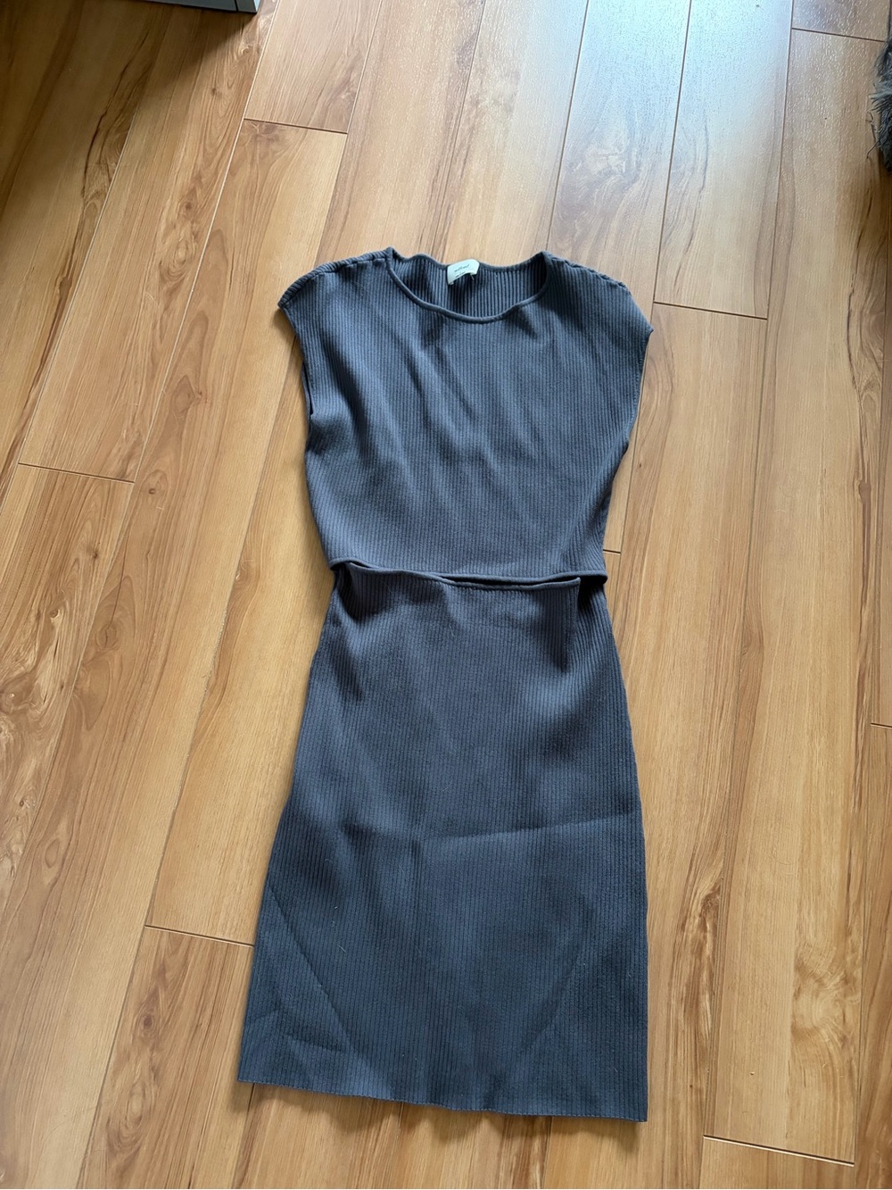 ARITZIA WILFRED Sleeveless Rib Knit Dress in Charcoal